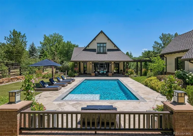 Photo 3 of Mansion for sale at 4 Vista Rd, Englewood, CO 80113 | MLS# 6050417 | Listing updated on 2026-08-25