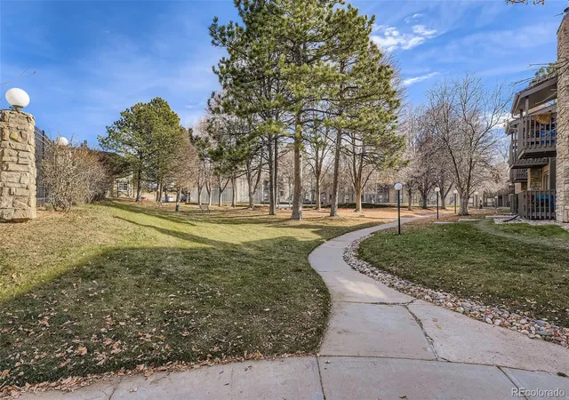 Homes for sale in Aurora, CO | 1870 S Pitkin Circle, Aurora, CO 80017 | Houzeo