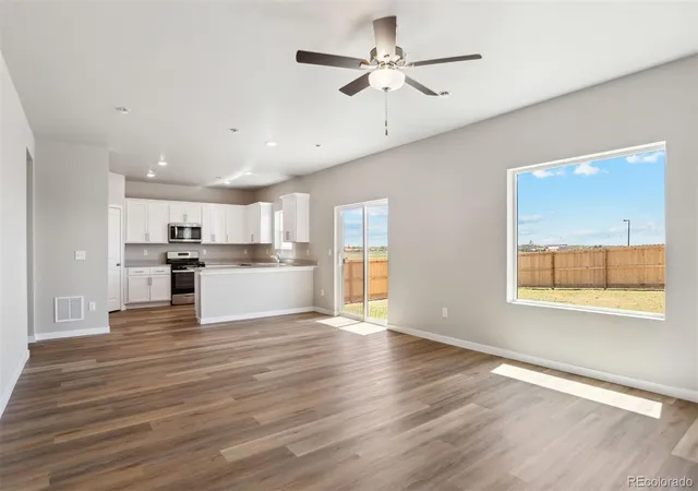 3rd image of 48165 Shetland Dr, Bennett, CO 80102 | MLS# 5462509