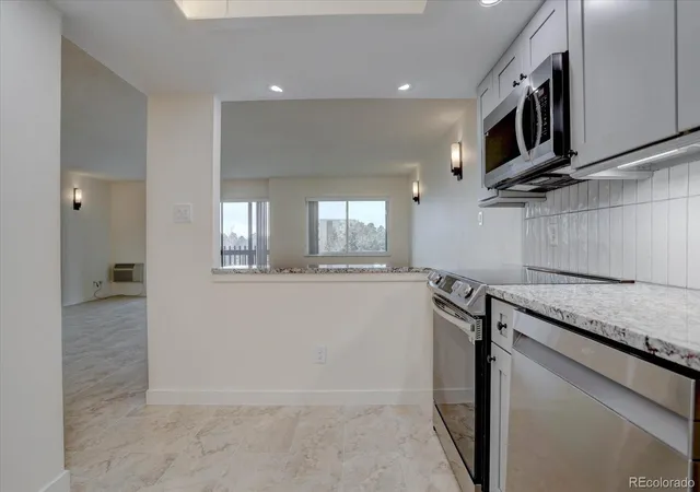image of 14001 E Marina Dr #411, Aurora, CO 80014 | MLS# 2522606