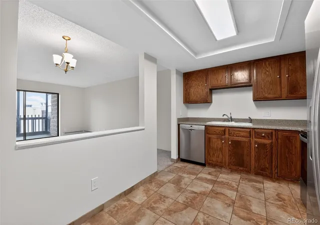 5th image of 14001 E Marina Dr #606, Aurora, CO 80014 | MLS# 2176672
