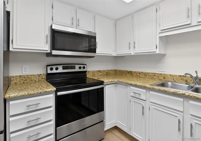 4th image of 14152 E Linvale Pl, Aurora, CO 80014