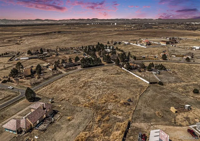3rd image of 978 S Buchanan St, Aurora, CO 80018 | MLS# 4160689