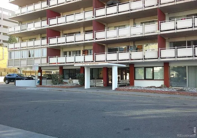 Listing Photo 4 - Condo for sale in building located at 1121 Albion St, Denver, CO 80220 - Unit #205