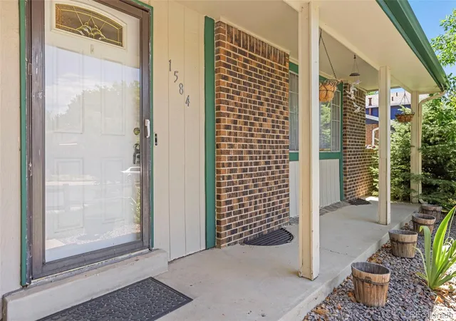 3rd image of 1584 S Fraser Wy, Aurora, CO 80012 | MLS# 8788361