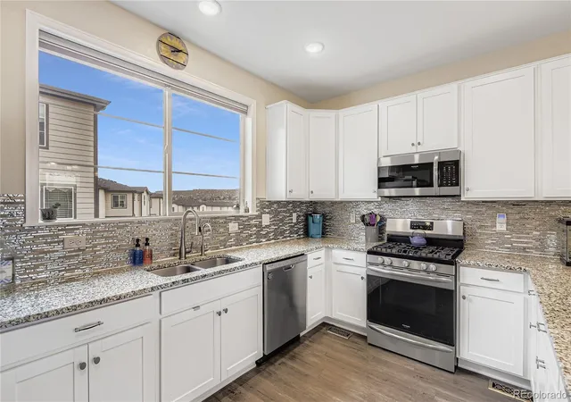 3rd image of 1610 Castle Creek Cir, Castle Rock, CO 80104 | MLS# 3709642
