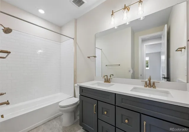 Photo 4 of Single family home for sale at 5725 Pleasant View Dr, Castle Rock, CO 80108 | MLS# 7751238 | Listing updated on 2026-10-02