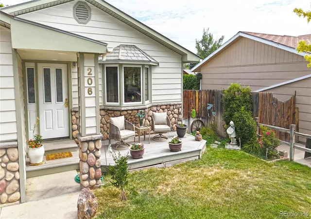 Photo 2 of Sale Pending at 206 E Rangely Ave, Rangely, CO 81648 | MLS# 7752916 | Listing updated on 2026-10-20