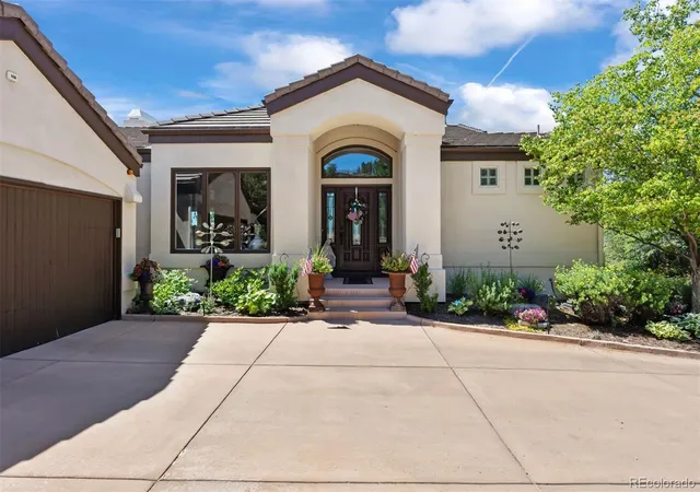Photo 3 of Single family home for sale at 2124 Ridge Plz Dr, Castle Rock, CO 80108 | MLS# 5107661 | Listing updated on 2026-09-27