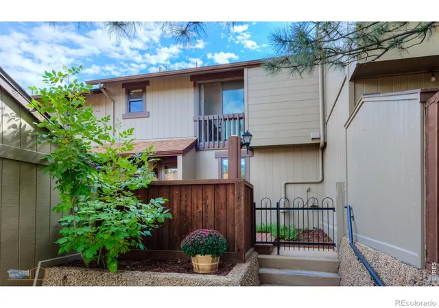 Photo 3 of Townhouse for sale at 4204 Greenbriar Blvd, Boulder, CO 80305 | MLS# IR1052426 | Listing updated on 2026-09-26