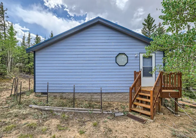 Homes for sale in Jefferson, CO | 647 Wampum Ln, Jefferson, CO 80456 | MLS# 2383697