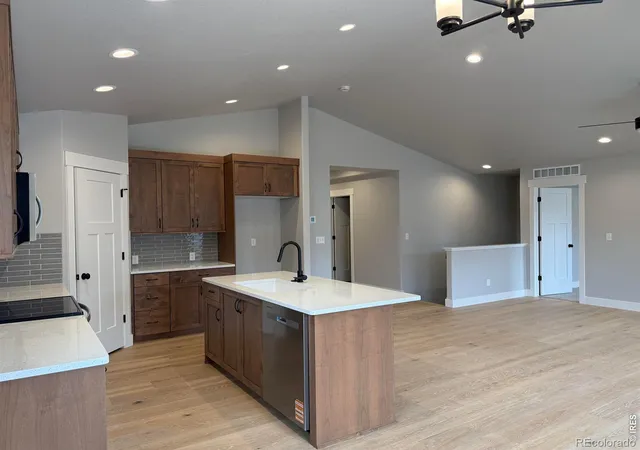 3rd image of 7090 Gateway Crossing St, Wellington, CO 80549 | MLS# IR1052554