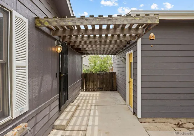 Photo 3 of Single family home for sale at 8646 S Carr St, Littleton, CO 80128 | MLS# 4911576 | Listing updated on 2026-08-21