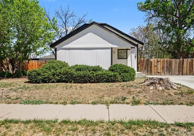 3rd image of 18 Julian St, Denver, CO 80219 | MLS# 3151994