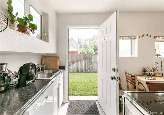2nd image of 208 S Lincoln St, Denver, CO 80209 | MLS# 9553238