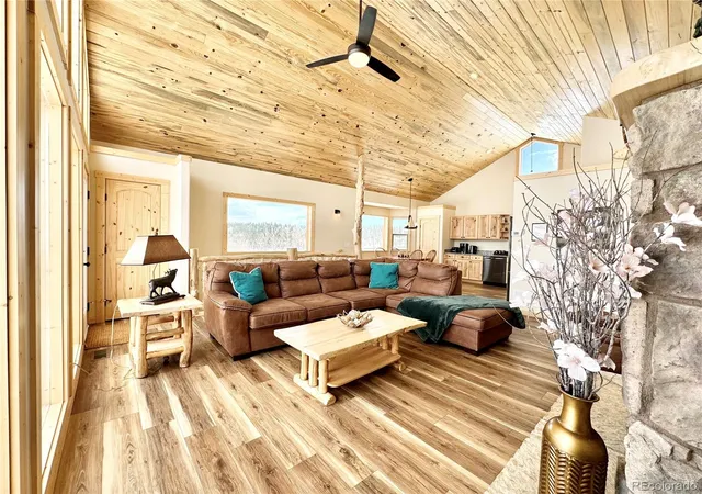 3rd image of 663 Arrowhead Dr, Jefferson, CO 80456 | MLS# 3653624
