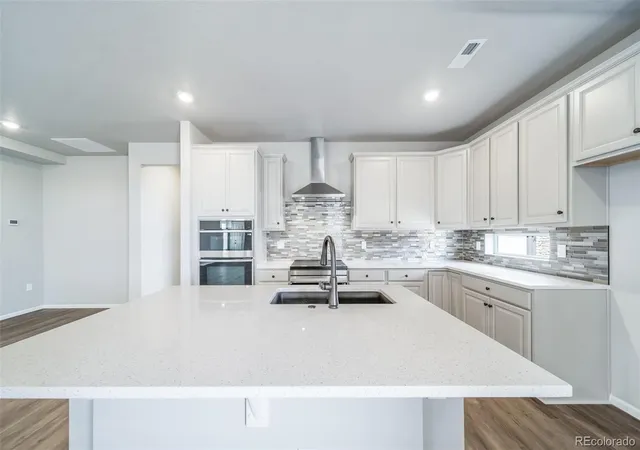 Photo 2 of Sale Pending at 5174 N Quatar St, Aurora, CO 80019 | MLS# 6718047 | Listing updated on 2026-08-29