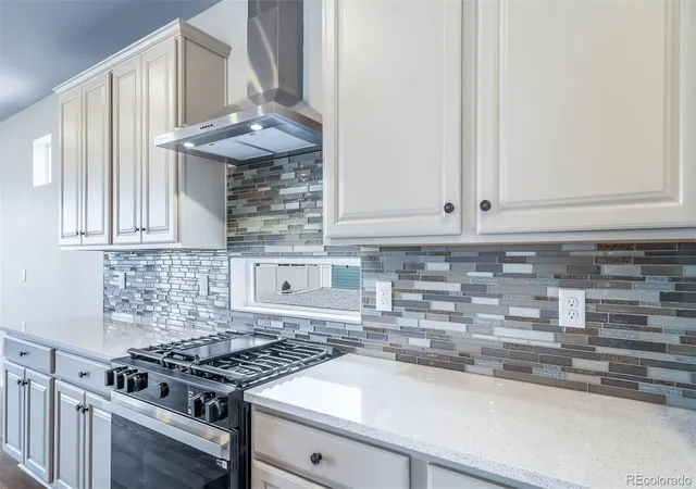 Photo 2 of Single family home for sale at 4827 N Sicily Ct, Aurora, CO 80019 | MLS# 5268418 | Listing updated on 2026-08-19