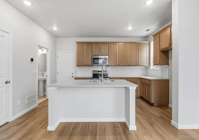 2nd image of 1480 Coral Pl, Longmont, CO 80504 | MLS# 2684576