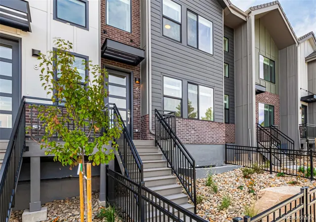 1st image of 39 Ascent Trl, Englewood, CO 80112 | MLS# 5198303