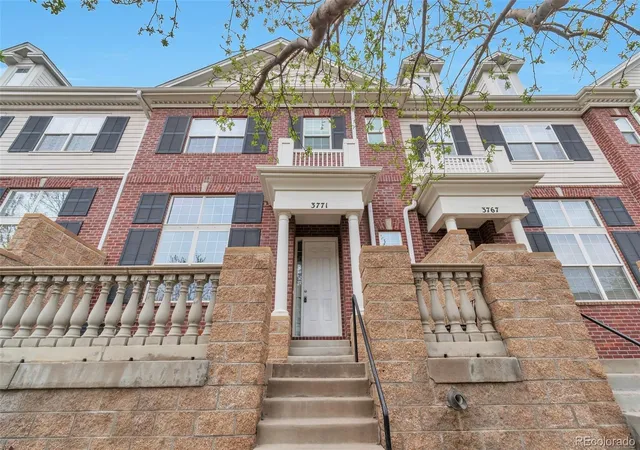 Townhouse for sale at 3771 S Dayton St, Aurora, CO 80014 | MLS# 1543635