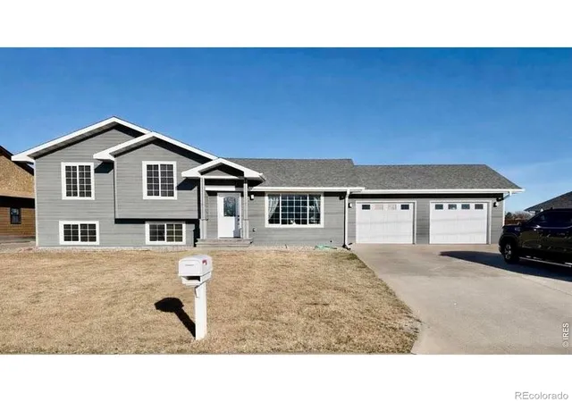 Photo 1 of Single family home for sale at 725 S Walsh Ave, Holyoke, CO 80734 | MLS# IR1053346 | Listing updated on 2026-09-21