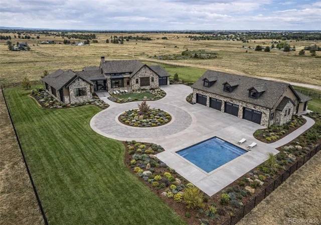 Photo 2 of Single family home for sale at 8599 Yellowcress St, Littleton, CO 80125 | MLS# 7304345 | Listing updated on 2026-08-19