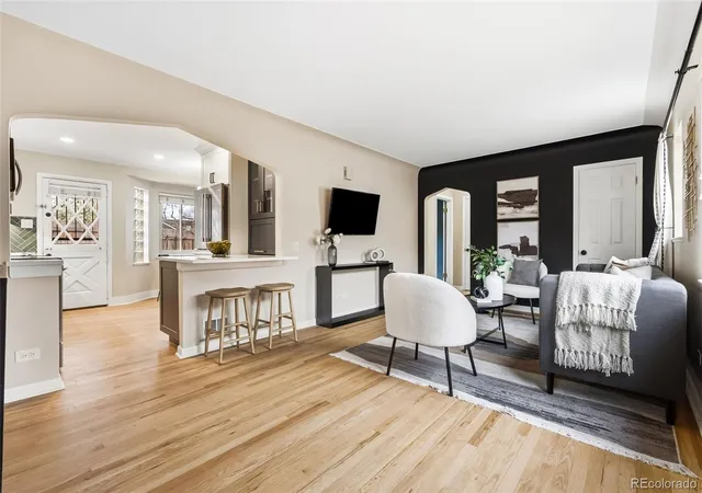 4th image of 33 N Pennsylvania St #C, Denver, CO 80203 | MLS# 2805834