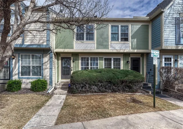 Homes for sale in Aurora, CO | 1662 S Idalia Circle, Aurora, CO 80017 | Houzeo