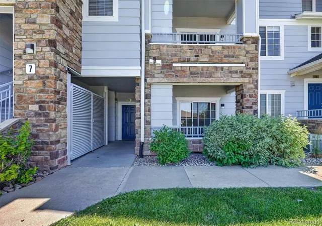 3rd image of 5255 Memphis St #706, Denver, CO 80239 | MLS# 1712898