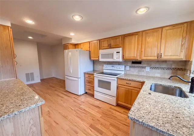 Photo 2 of Townhouse for sale at 3075 E Long Cir, Centennial, CO 80122 | MLS# 3800654 | Listing updated on 2026-09-24