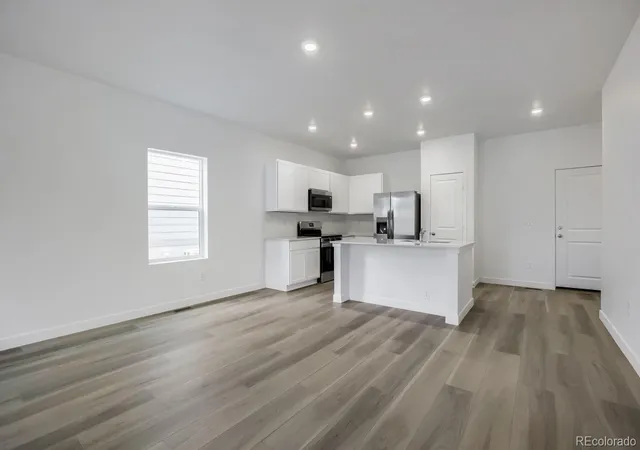Photo 4 of Single family home for sale at 1758 Drumming Dr, Windsor, CO 80550 | MLS# 2542703 | Listing updated on 2026-10-08