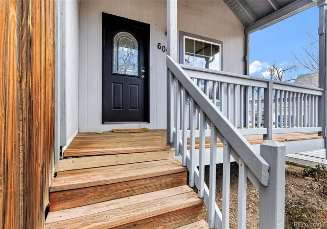 Photo 3 of Townhouse for sale at 609 N Spruce St, Colorado Springs, CO 80905 | MLS# 2196596 | Listing updated on 2026-09-14