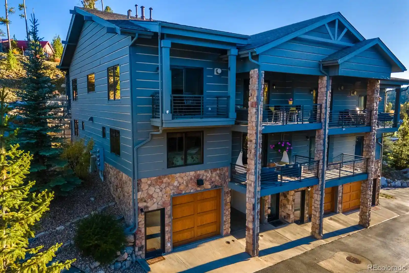 Listing Photo 2 - Condo for sale in 504 Ravenwood Dr located at 504 Ravenwood Dr, Grand Lake, CO 80447 - Unit #B1