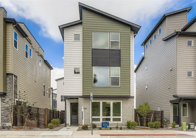 1st image of 10886 E Hinsdale Cir, Englewood, CO 80112 | MLS# 4320274