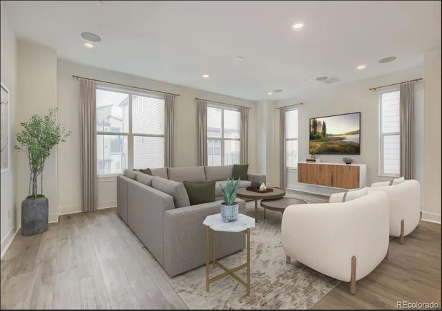 Photo 2 of Single family home for sale at 10886 E Hinsdale Cir, Englewood, CO 80112 | MLS# 4320274 | Listing updated on 2026-10-04