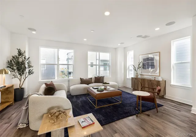 Photo 1 of Single family home for sale at 10886 E Hinsdale Cir, Englewood, CO 80112 | MLS# 4320274 | Listing updated on 2026-10-27