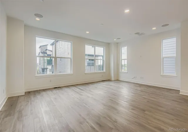 Photo 3 of Single family home for sale at 10886 E Hinsdale Cir, Englewood, CO 80112 | MLS# 4320274 | Listing updated on 2026-10-04
