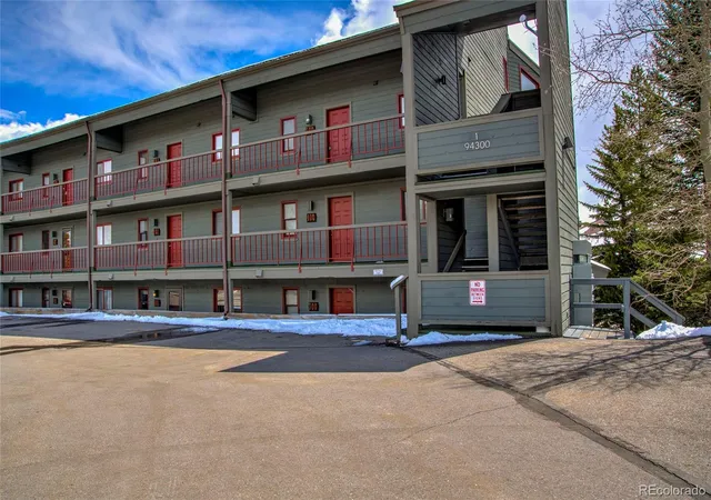 Homes for sale in Silverthorne, CO | 94300 Ryan Gulch Road, Silverthorne, CO 80498 | Houzeo