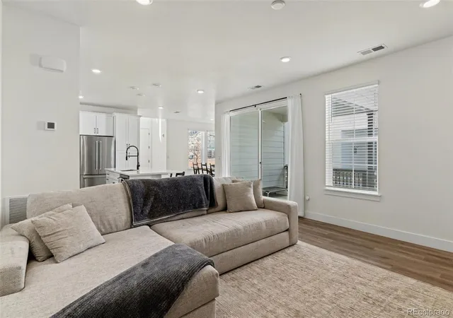 Photo 3 of Single family home for sale at 8890 Yellowcress St, Littleton, CO 80125 | MLS# 5282128 | Listing updated on 2026-09-30