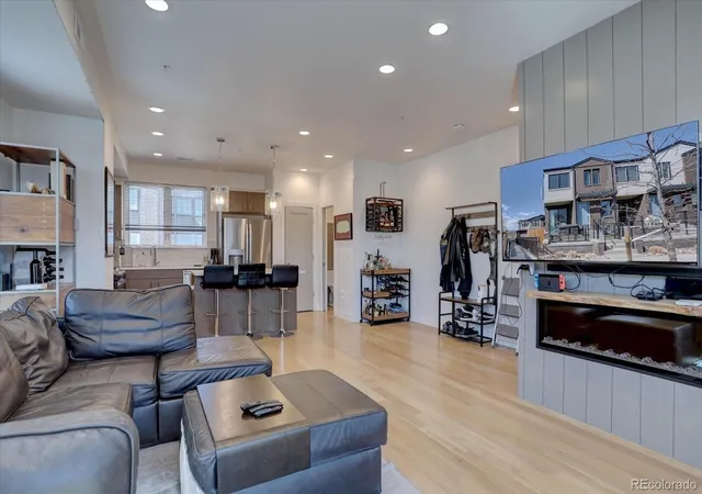 Photo 3 of Townhouse for sale at 5469 S Curtice St #L, Littleton, CO 80120 | MLS# 6442096 | Listing updated on 2026-09-12