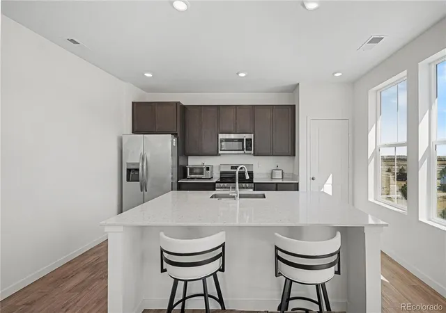 2nd image of 1980 S Fultondale Ct, Aurora, CO 80018 | MLS# 3965539