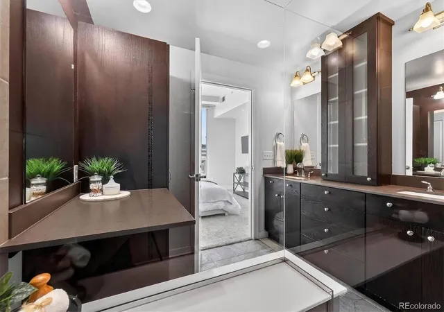 Photo 3 of Condo for sale at 2001 Lincoln St #810, Denver, CO 80202 | MLS# 8560941 | Listing updated on 2026-08-18