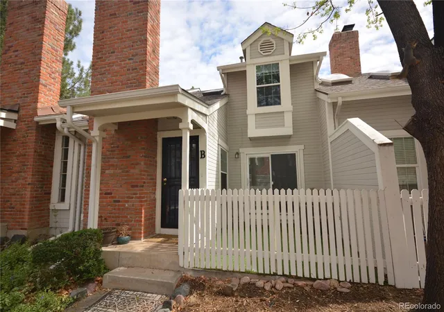 3rd image of 2880 W Long Cir, Littleton, CO 80120
