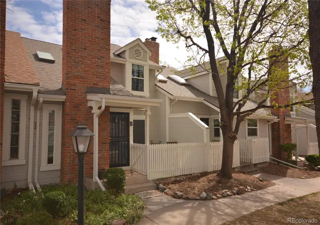 4th image of 2880 W Long Cir, Littleton, CO 80120