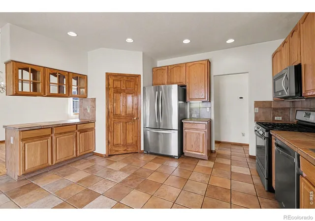 3rd image of 1750 Preston Dr, Longmont, CO 80504 | MLS# IR1054531