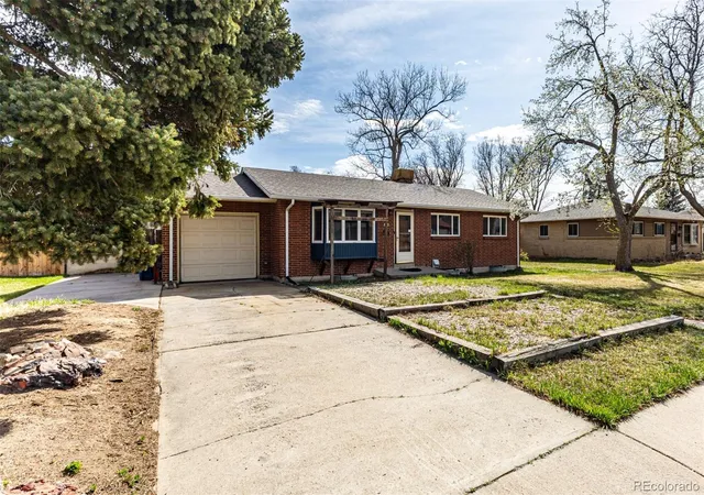 Homes for sale in Lakewood, CO | 40 Dover St, Lakewood, CO 80226 | MLS# 7638430