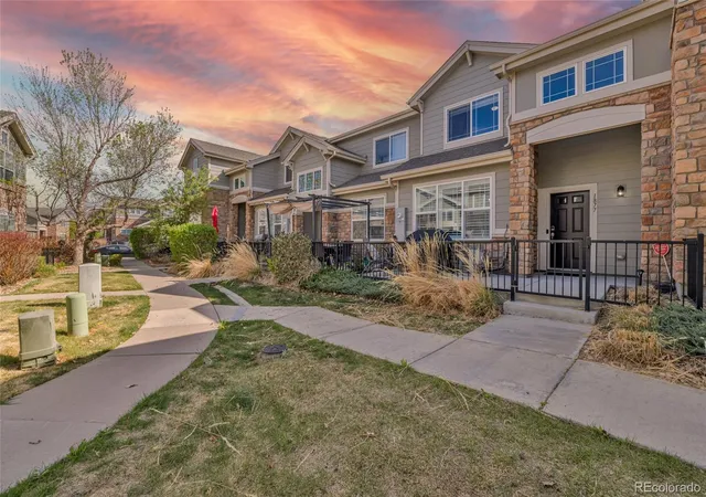 1st image of 1877 S Buchanan Cir, Aurora, CO 80018 | MLS# 4372725