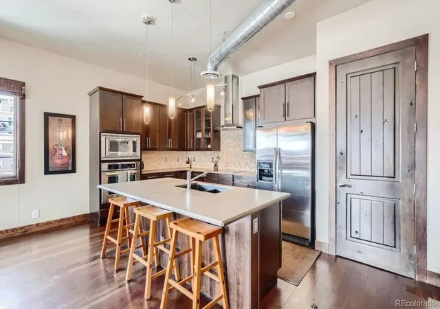 3rd image of 2101 Larimer St #303, Denver, CO 80205 | MLS# 3904215