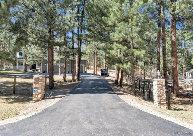 5th image of 4745 Cheyenne Dr, Larkspur, CO 80118 | MLS# 8642013